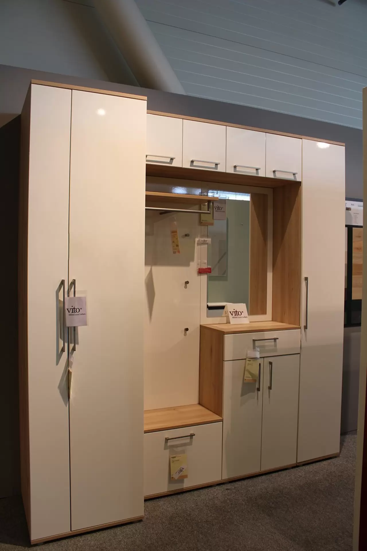 Garderobenkombination in Beige von Wittenbreder