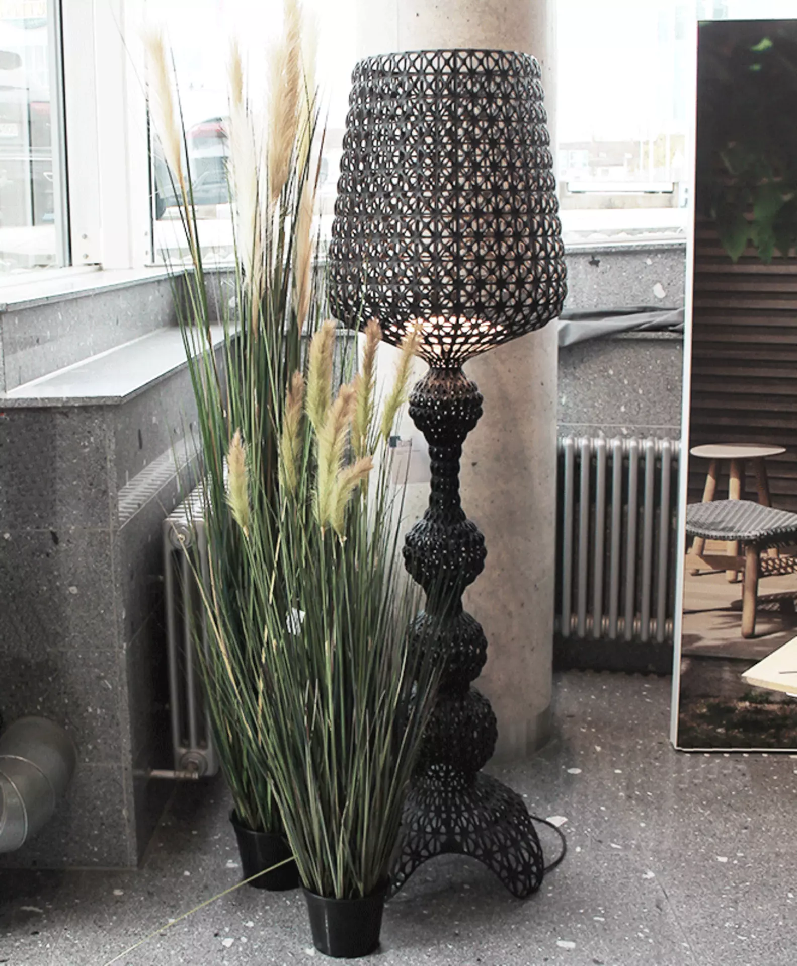 Stilvolles Licht für die luxuriöse Terrasse - Designer-Stehleuchte für draußen