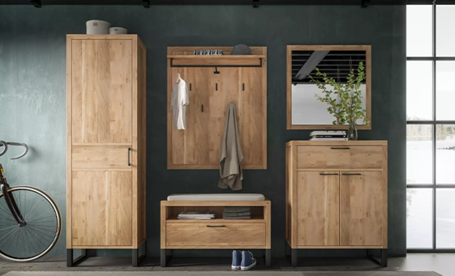 Garderobenset aus massivem holzl unbehandelt mit Metallbeinen