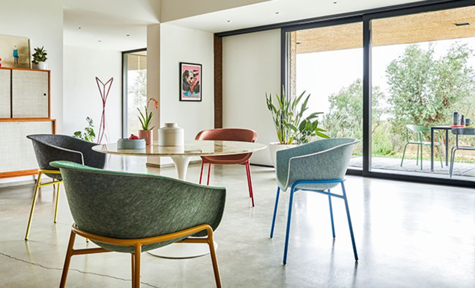 Designer Stühle und Tische von Conmoto bei interni by inhofer