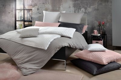 3. Bild von Satin-Bettwäsche INSPIRATION HOME rosa