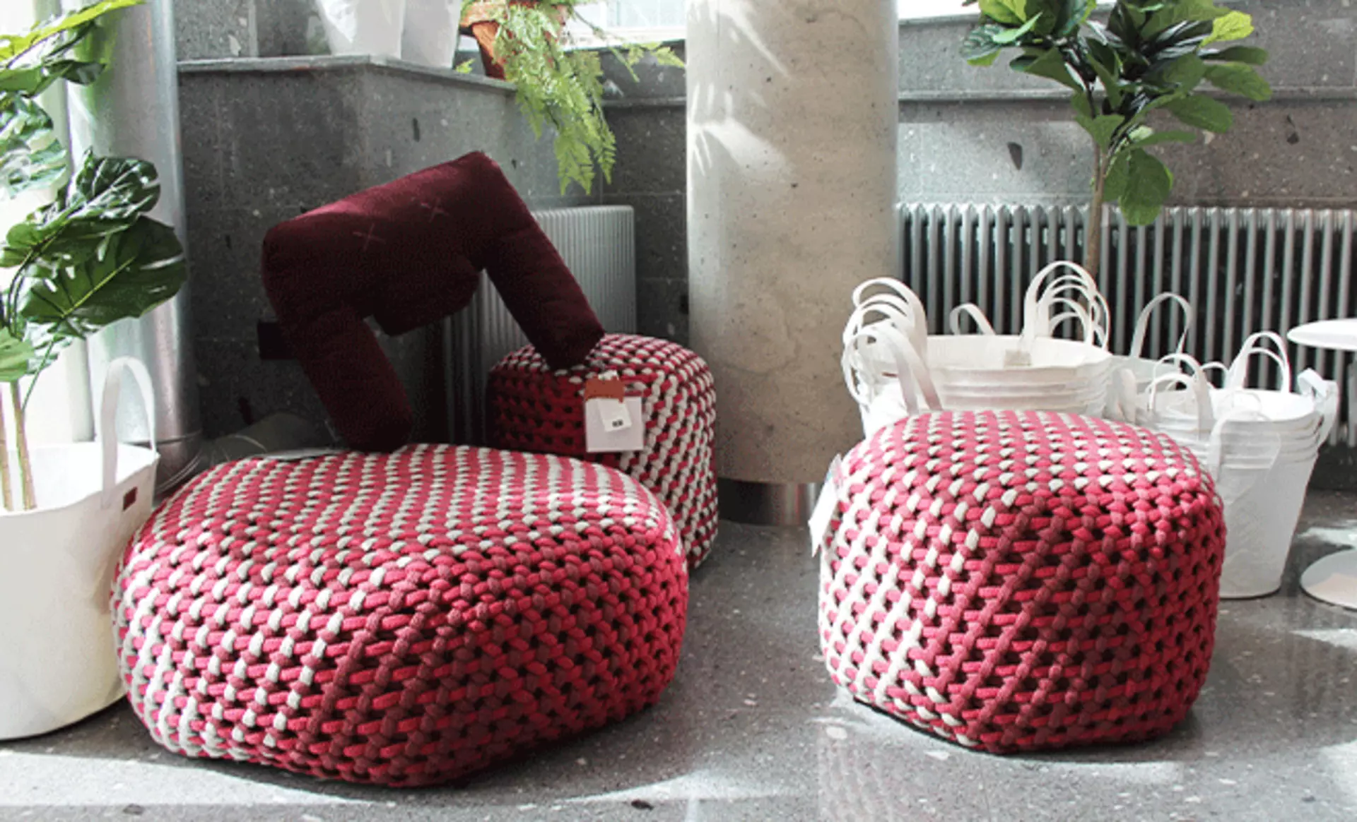 Gemütliche, moderne Sitzkissen für den entspannten Außenbereich