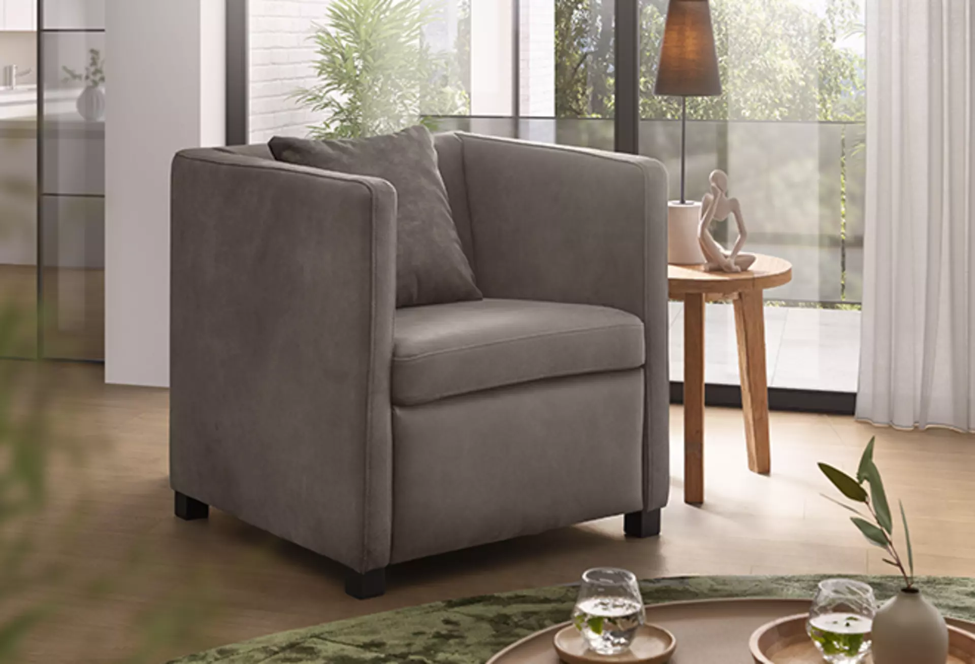 Einfacher Sessel in quadratischer Form