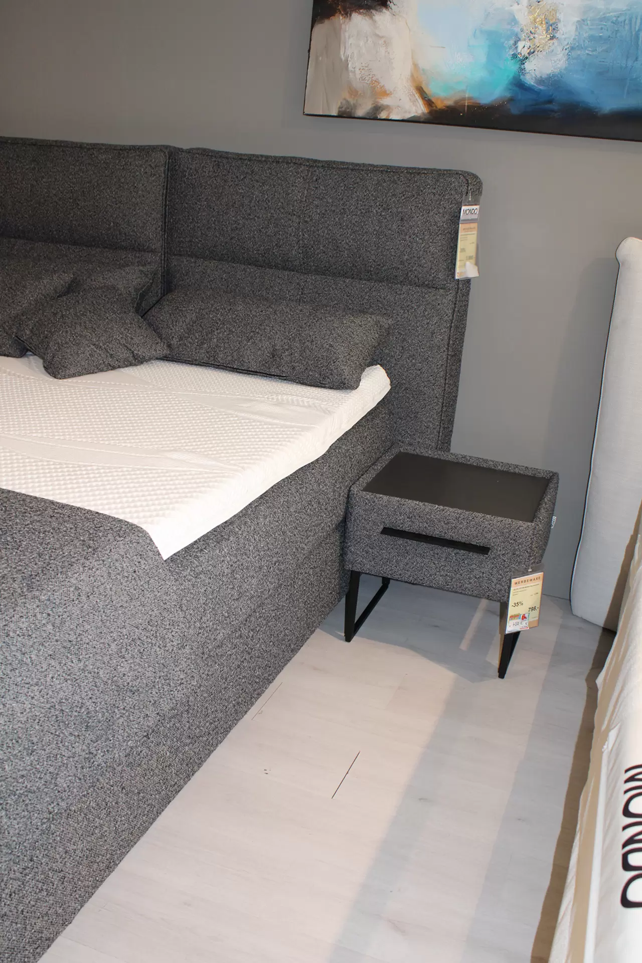 Nachtkonsole DELUXE  mit 1 Schubkasten u. Metallkufen