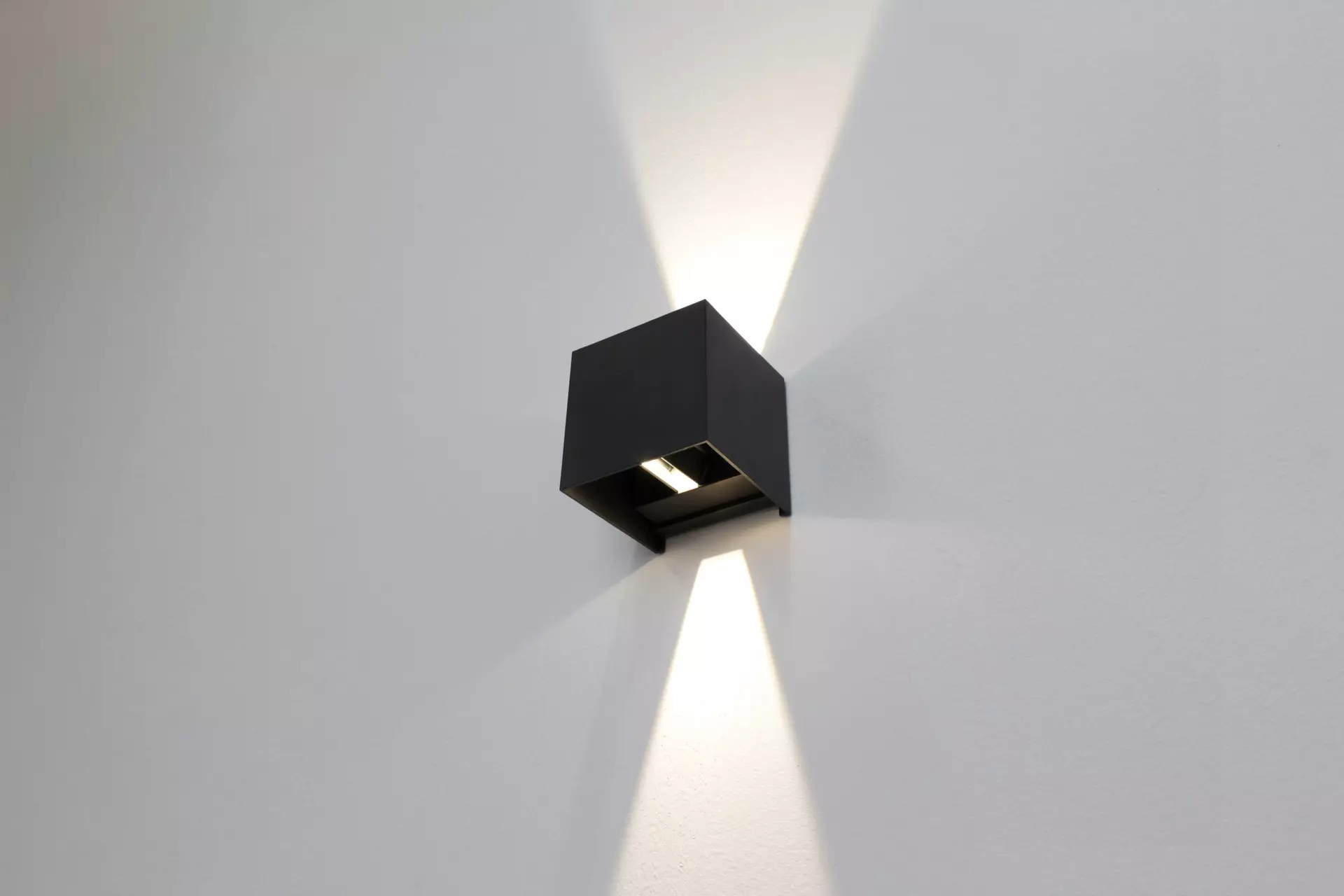 Wand-Aussenleuchte DUBAI Eco-Light Metall 10 x 10 x 10 cm