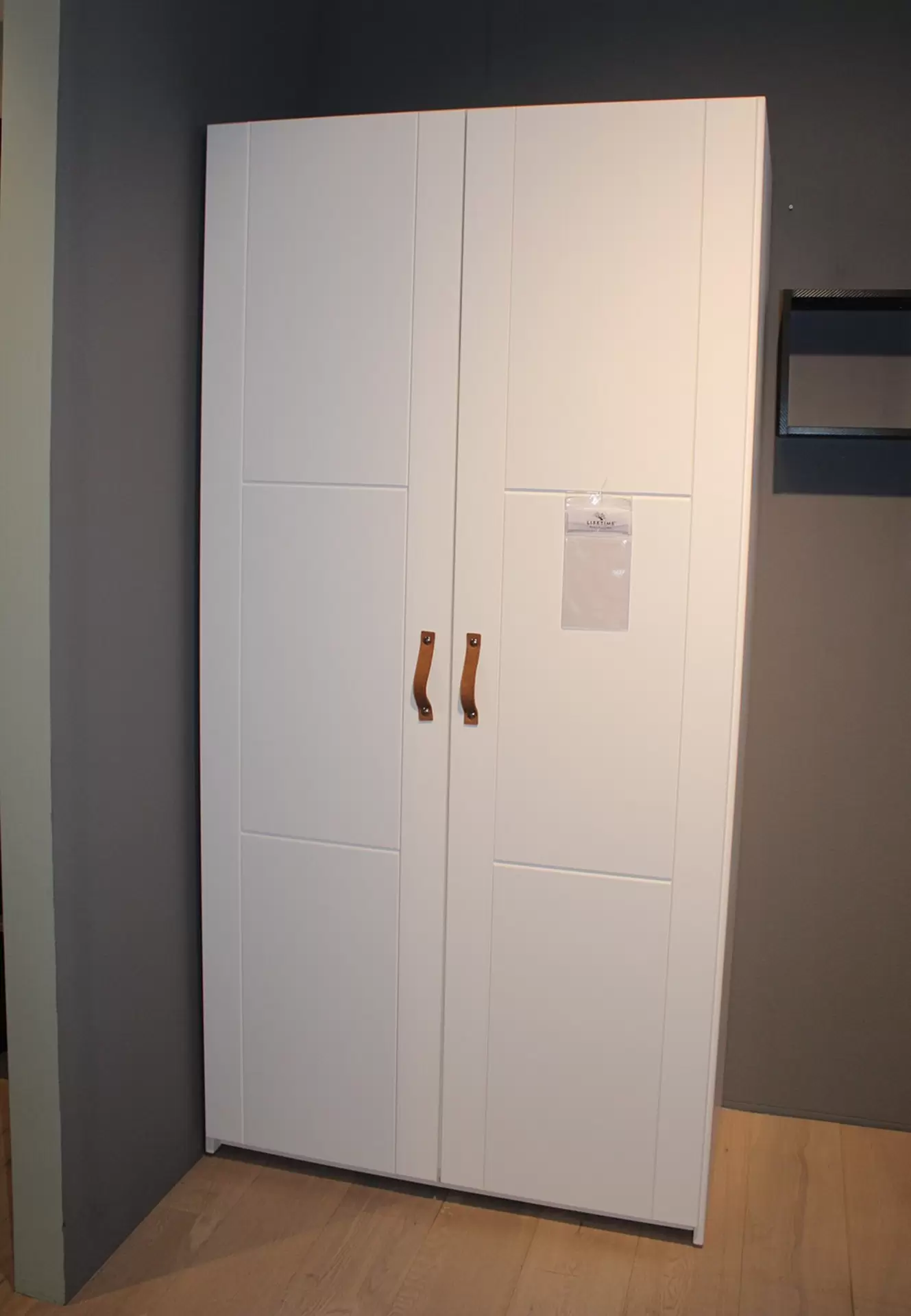 Kleiderschrank in weiß von Lifetime Kidrooms