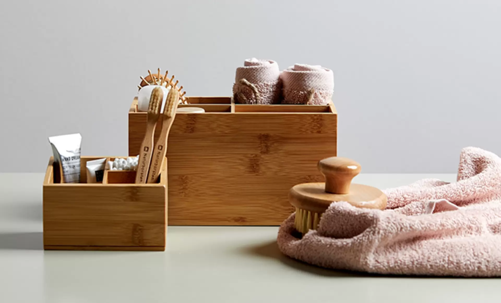 Holz Aufbewahrungsboxen der Marke Wenko für Badezimmerutensilien