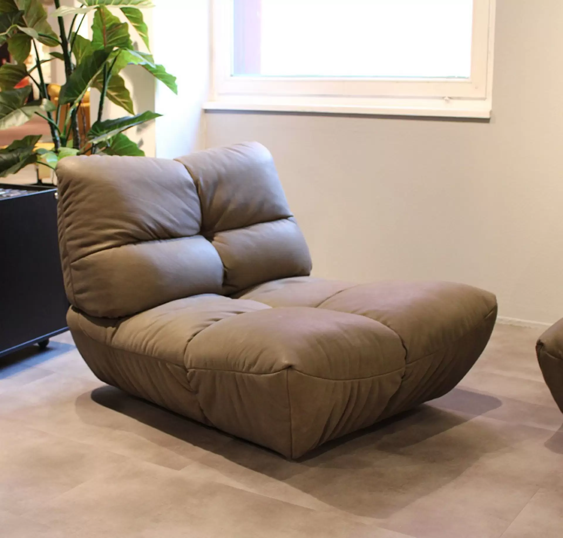Drehsessel aus Leder Olive