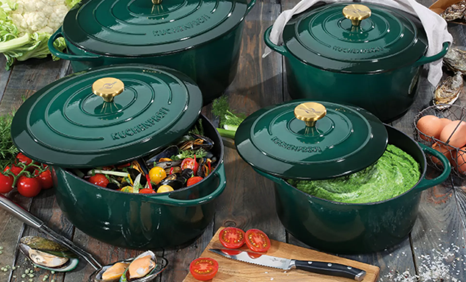 Grüne Gusseisen-Töpfe von Küchenprofi in verschiedenen Größen 