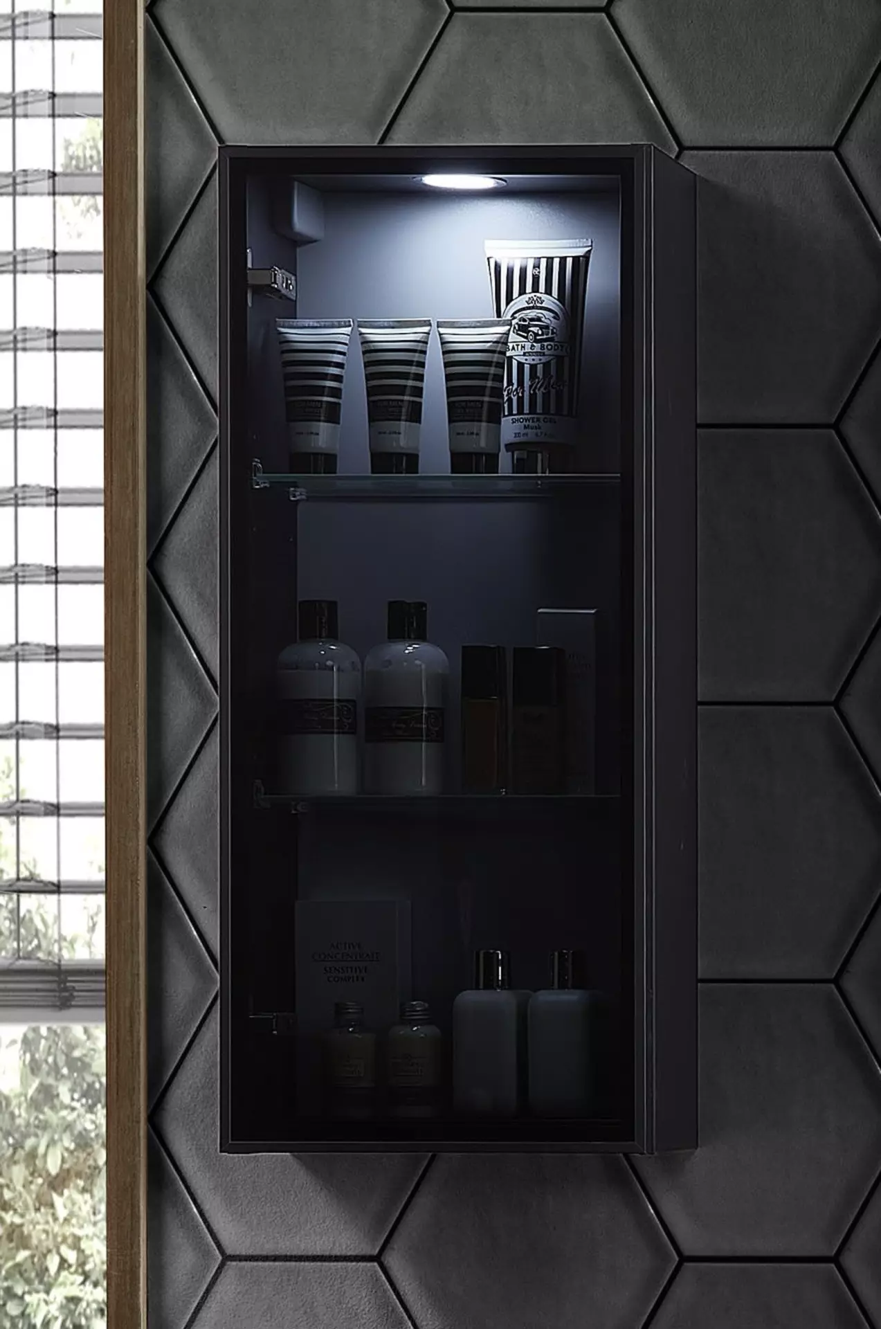 Badschrank