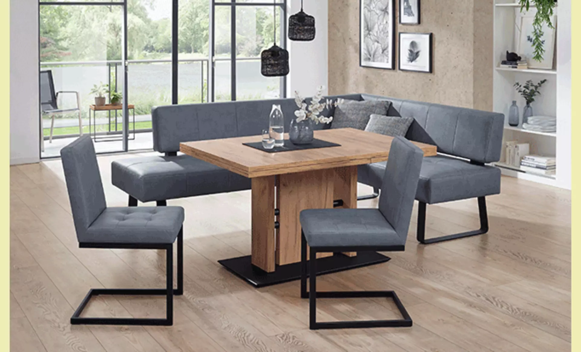 Ein Essbereich mit einem ausziehbaren Holztisch und passender Sitzbank.