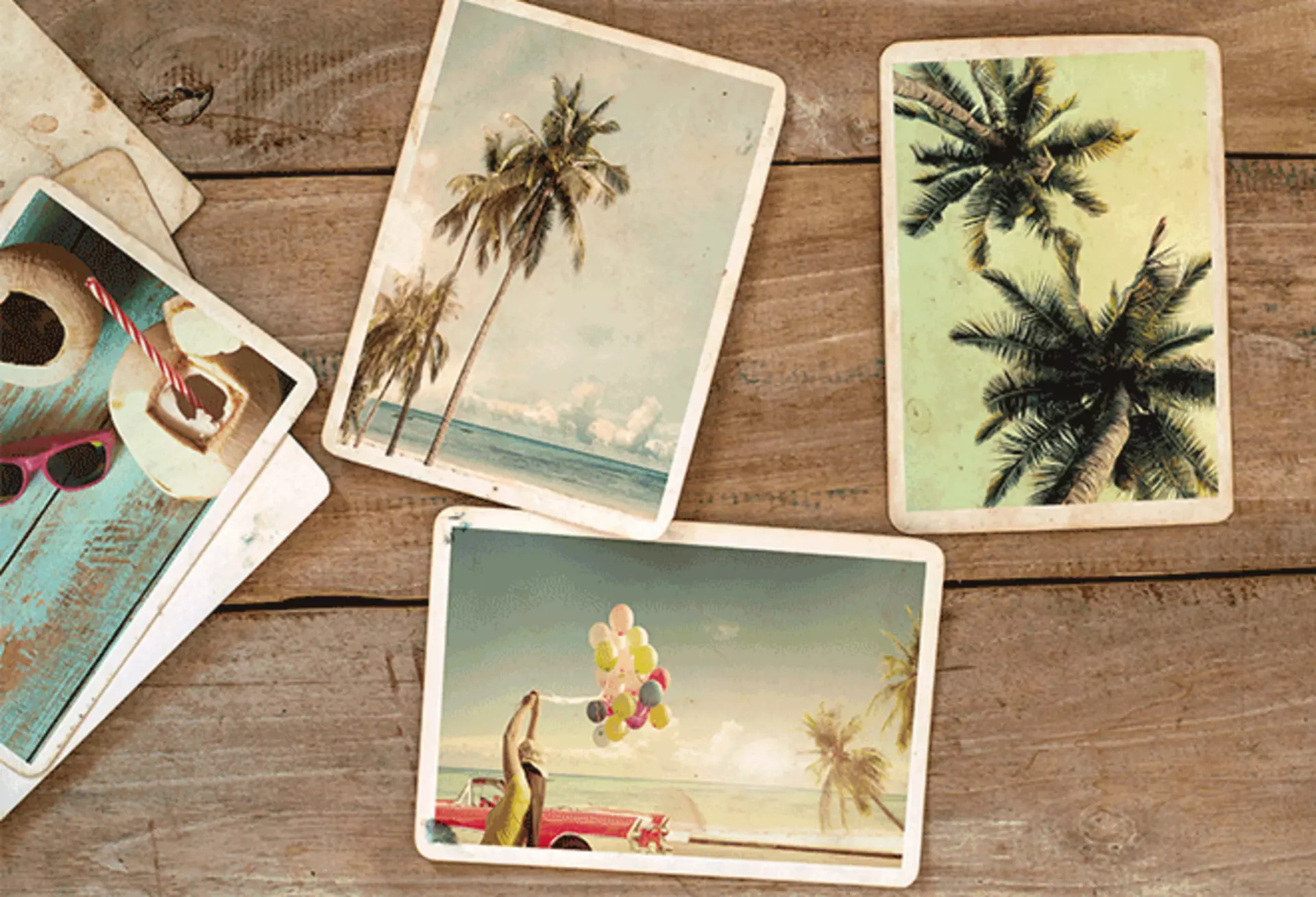 Planung einer Bilderwand mit Vintage Motiven in abgestimmten Farben