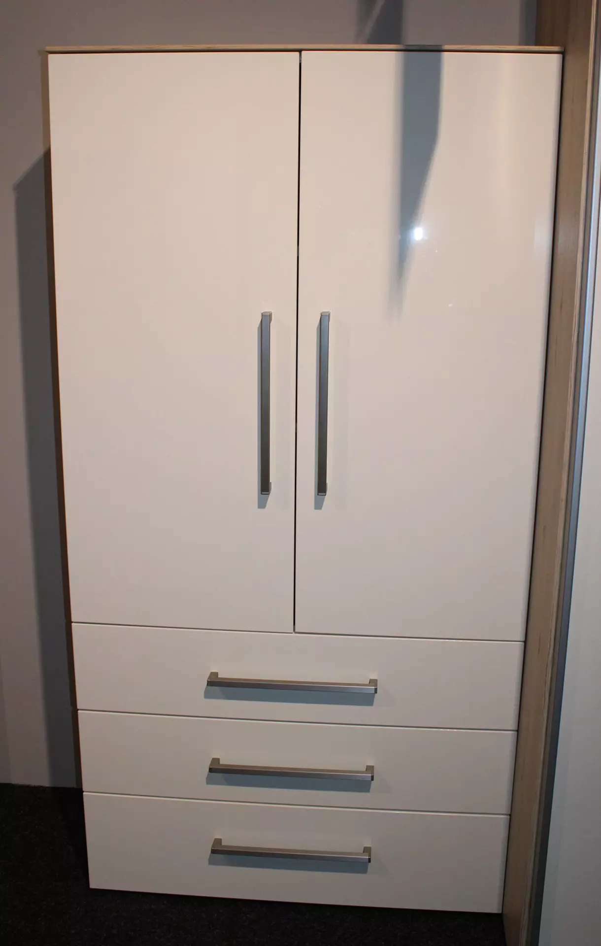 Ausstellungsstück Highboard Next von Schlüter in der Farbe Holz weiß (geschlossen)