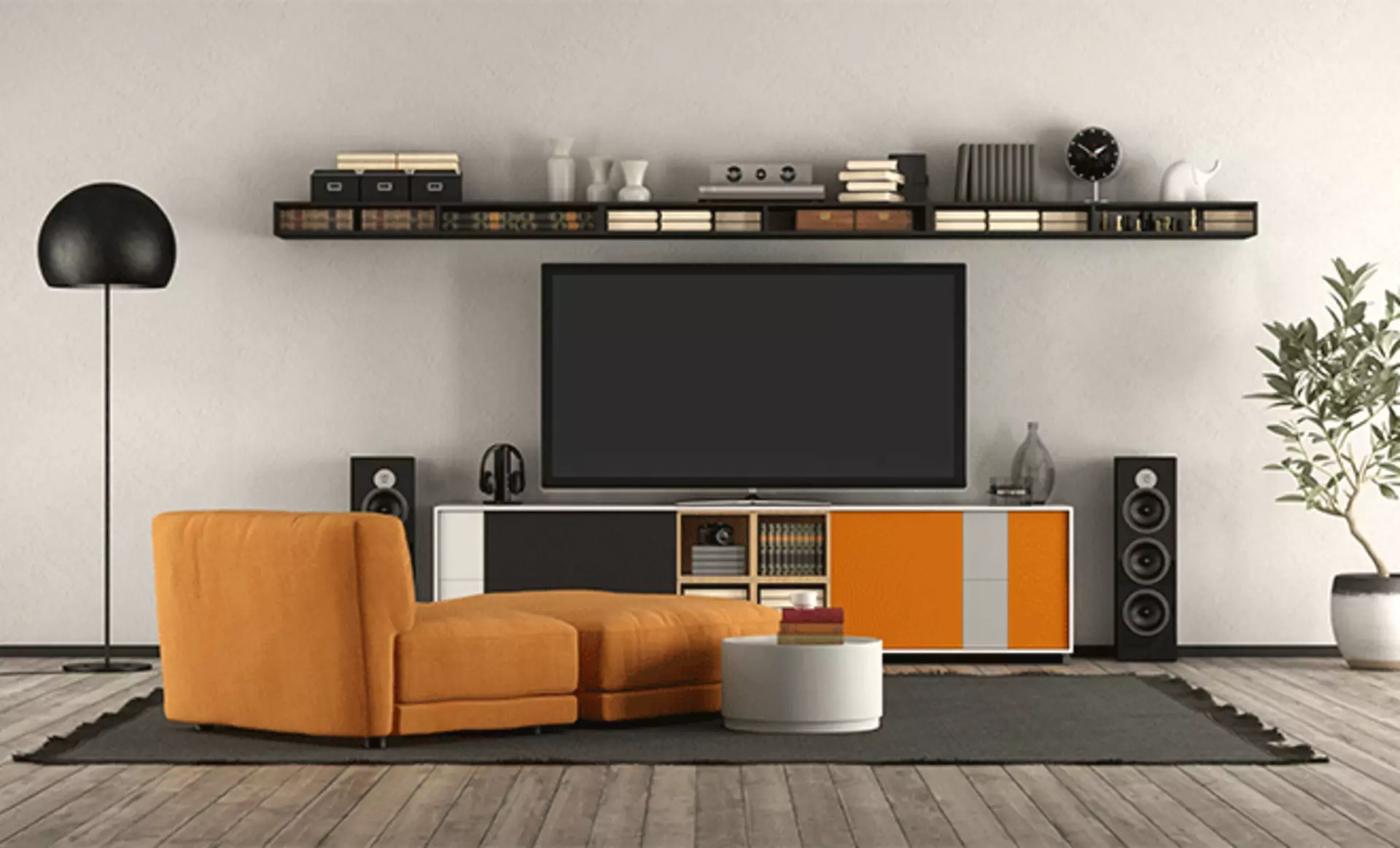 Wohnzimmer mit Orangem Sofa im Vordergrund