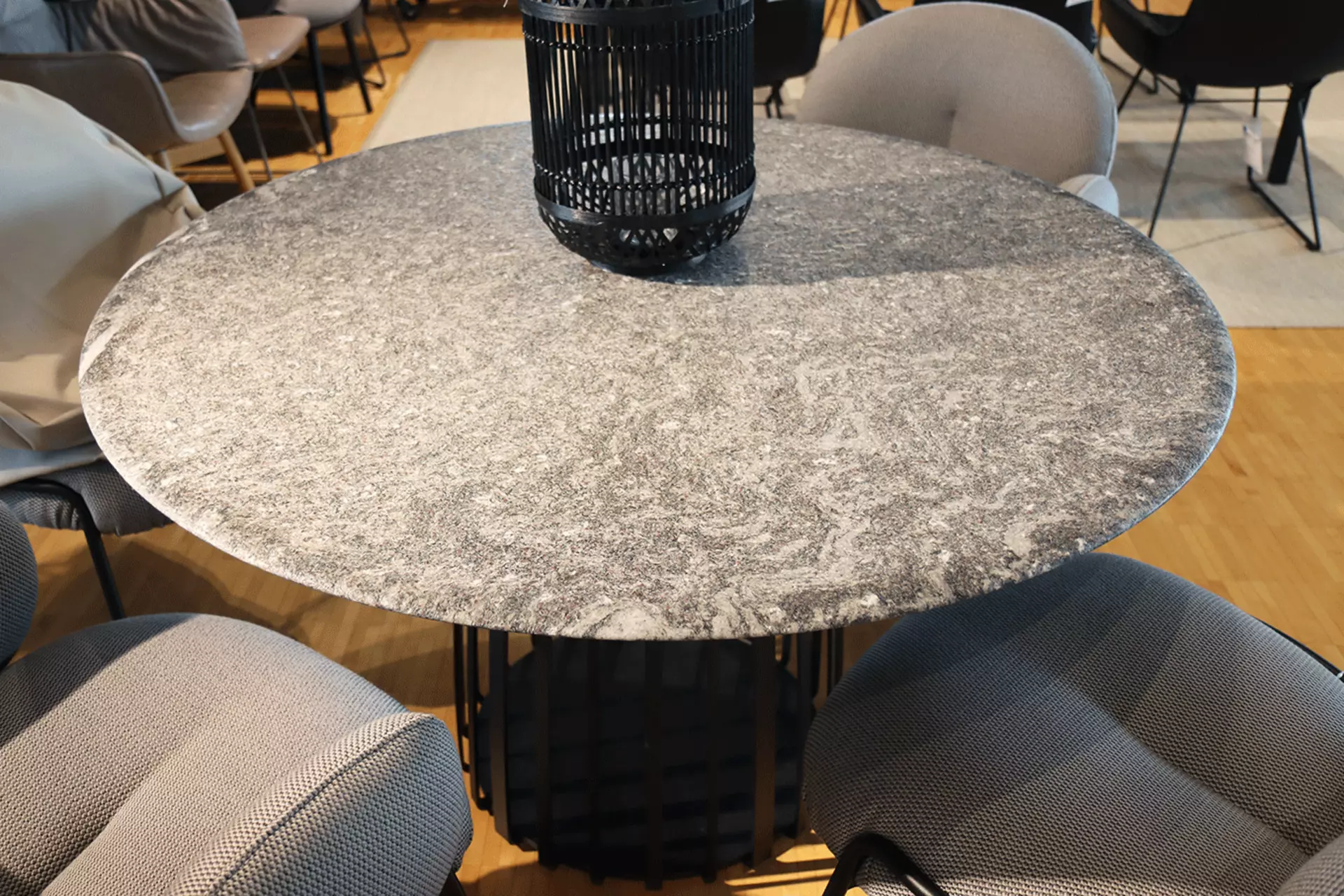 Janua Tisch Basket mit Steinplatte für draußen