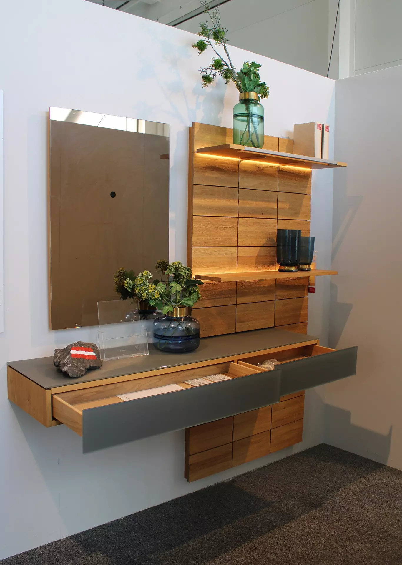 Garderobe V-MONTANARA geöffnet
