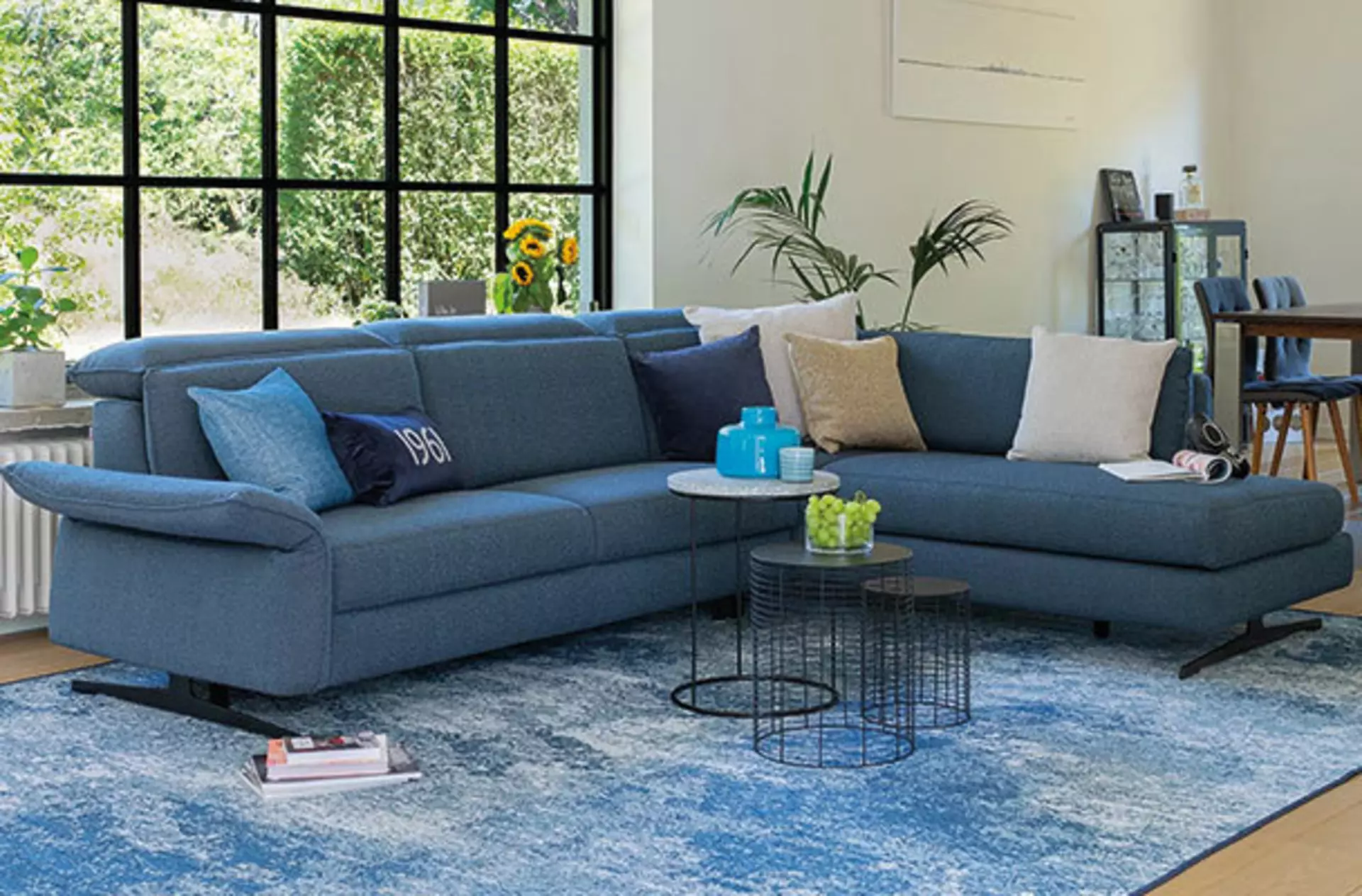 Blaues Sofa von ROM1961 Modell Adora