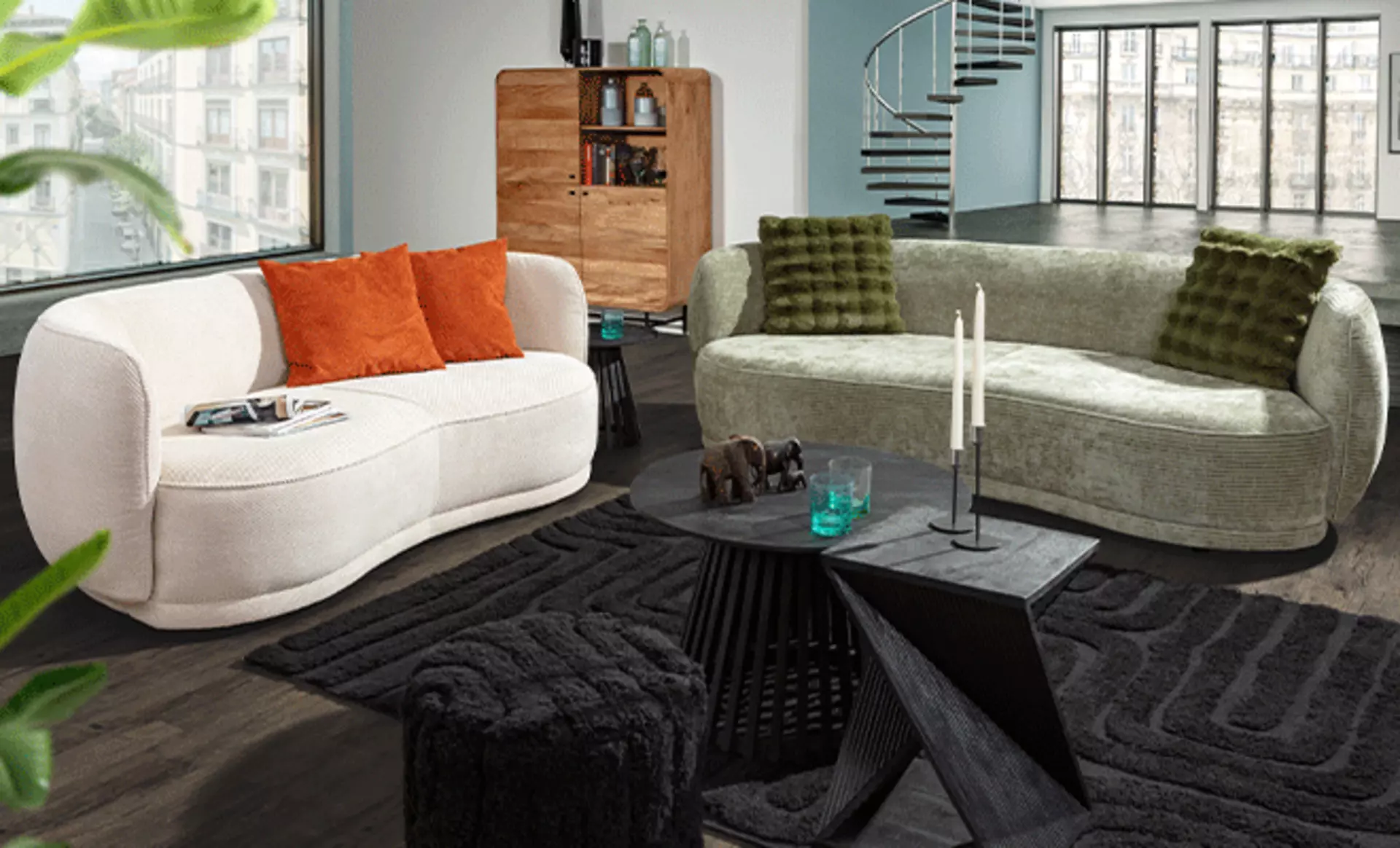 Zwei Couches mit organischen Formen