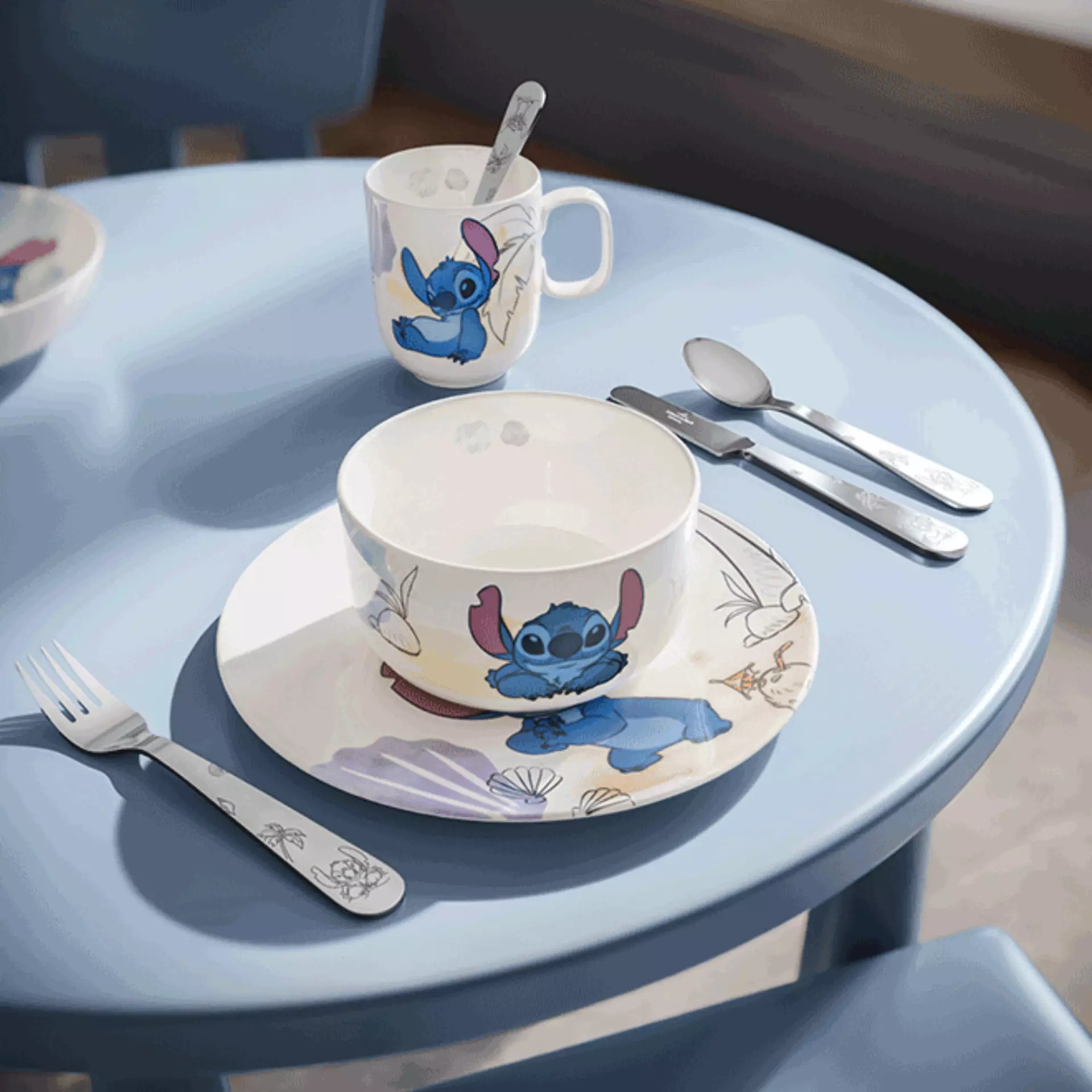 Villeroy & Boch Tasse mit blauer Figur