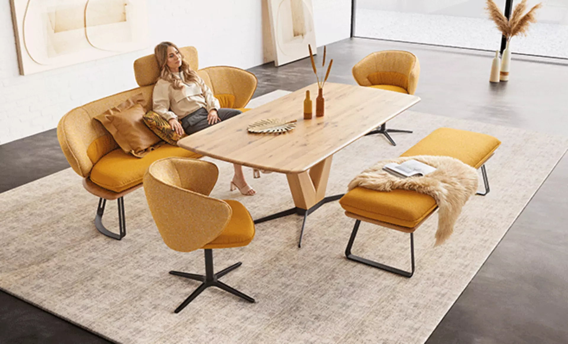Möbel Inhofer bietet Koinor-Komfortmöbel auch für das ästhetische Esszimmer